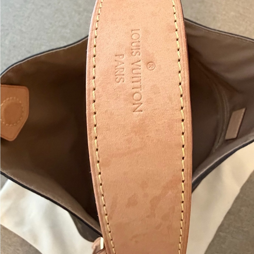 Louis Vuitton Graceful PM Hobo Bag in Monogram Canvas Beige-Excellent Condition! - Picture 12 of 16